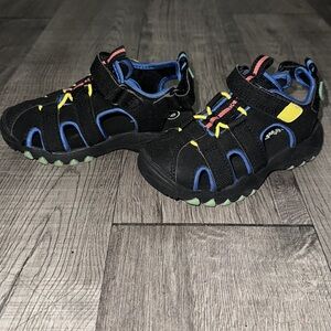 Cat & Jack Toddler Water Shoes / Sandals - Size 9